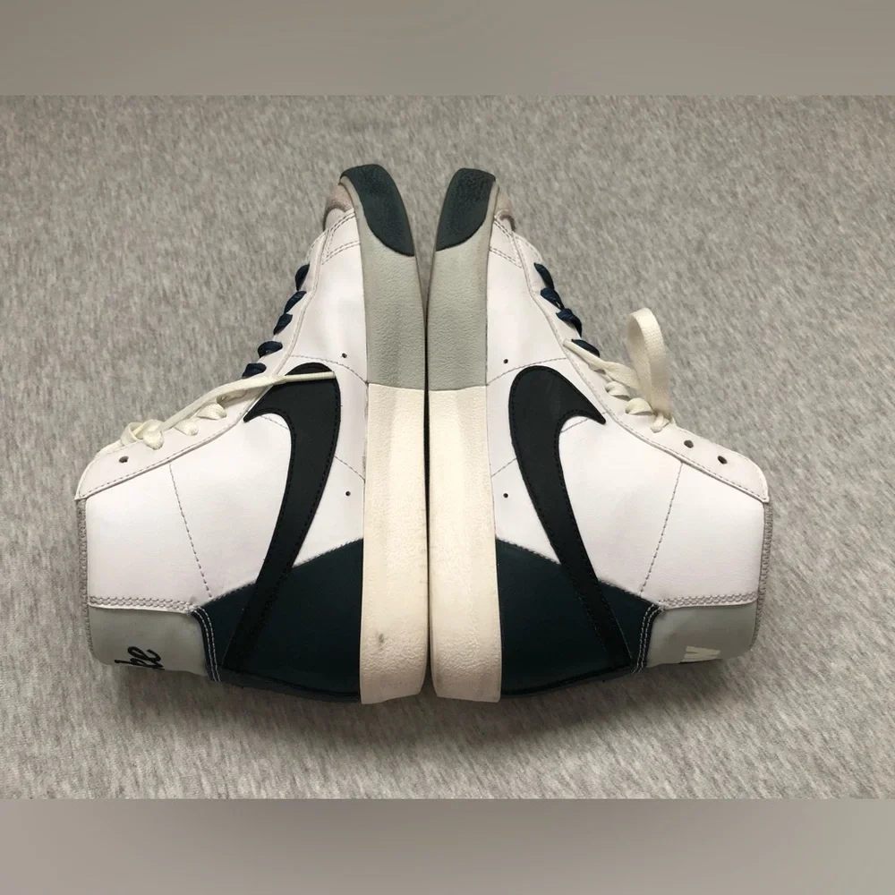 Nike Blazer Mid ‘77 Remix “Split White Spruce” Youth Size: US 5.5Y